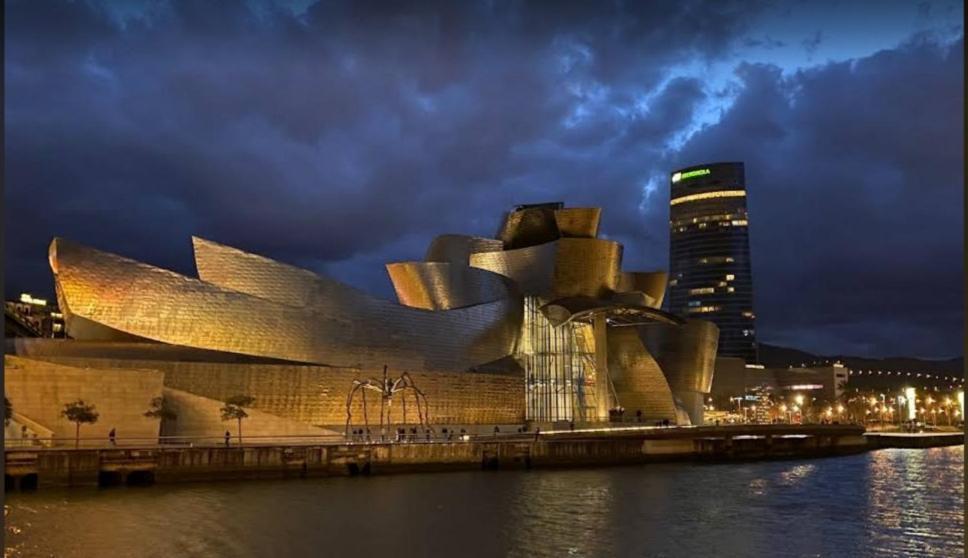 Accommodatie bij particulieren A 5 Minutos Andando Del Casco Viejo, Ayuntamiento, Plaza Circular Y Gran Via De Y Proximo A 2 Lineas De Metro Bilbao